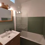 Cosy Lary Village Apartment