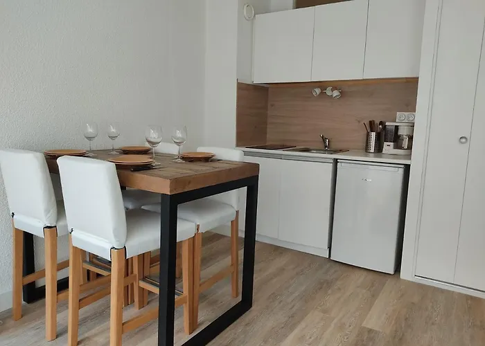 Cosy Lary Village 圣拉里苏朗