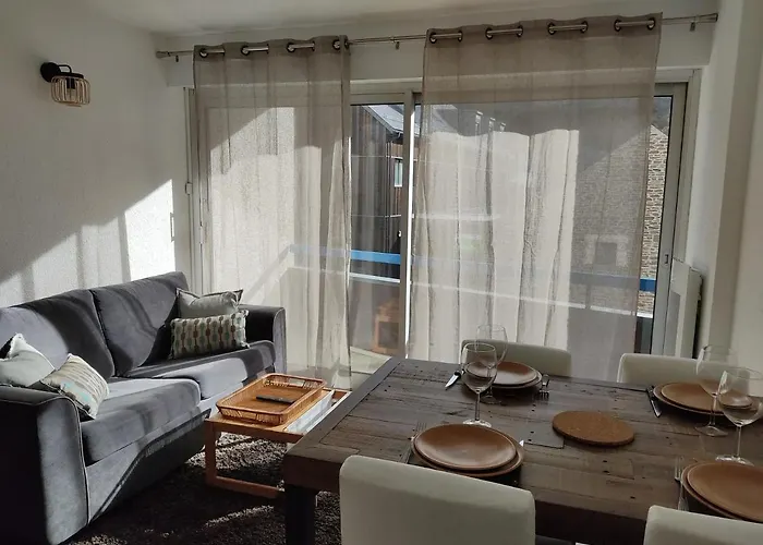 Cosy Lary Village 圣拉里苏朗