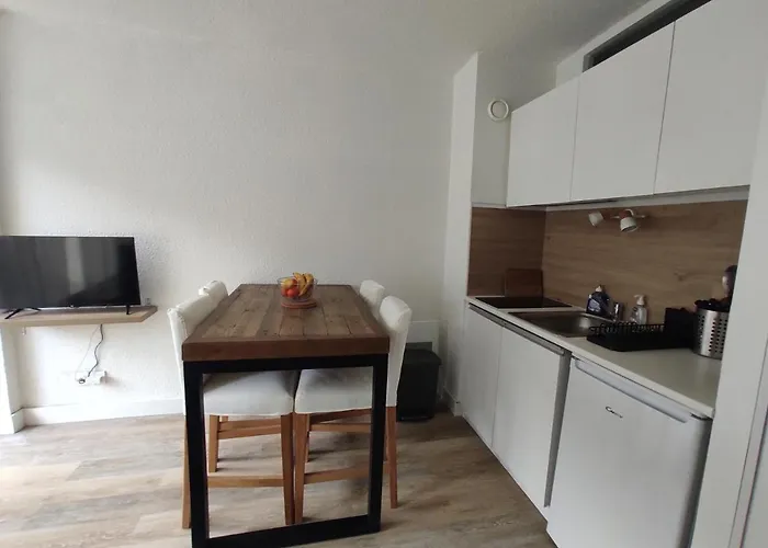 Cosy Lary Village * 圣拉里苏朗